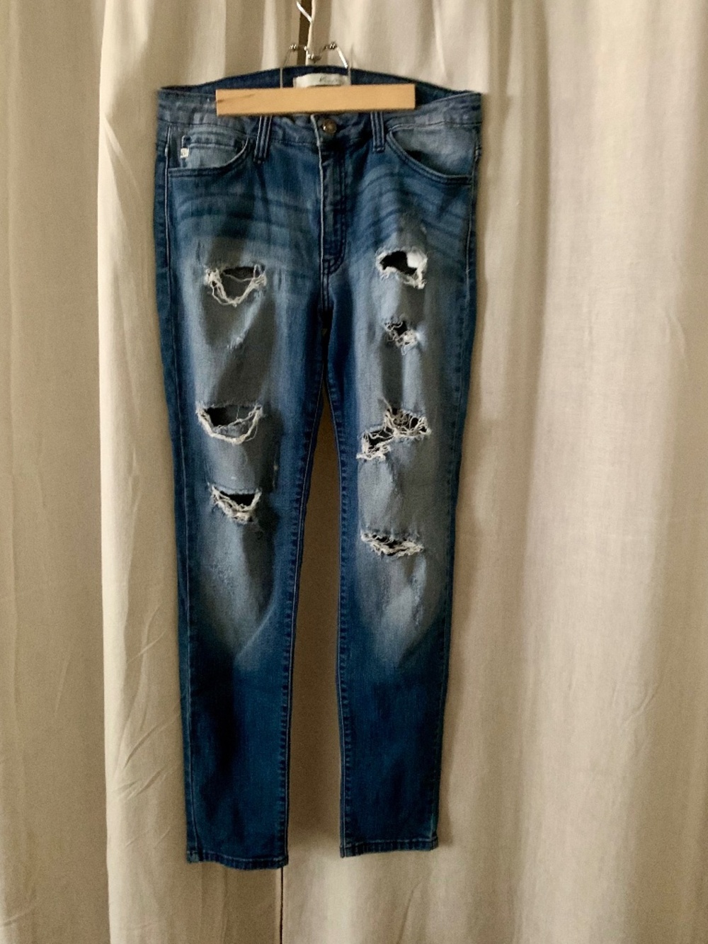 KanCan Distressed Skinny Jeans Medium Wash Ripped Denim Size 29